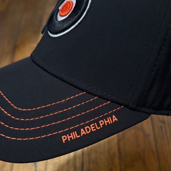NHL Philadelphia Flyers Stretch Hat L/XL LIKE NEW - Picture 3 of 8